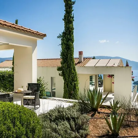 Βίλα Aloni - Contemporary With Private Pool & Sea Views, Fiskardo *