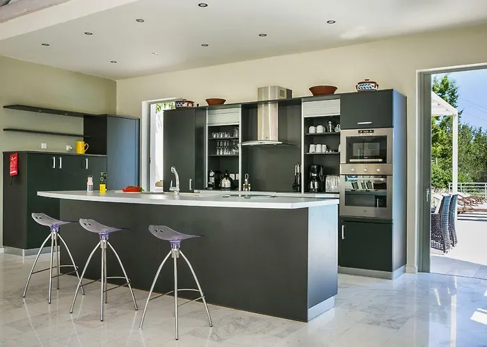 Aloni - Contemporary With Private Pool & Sea Views, Fiskardo